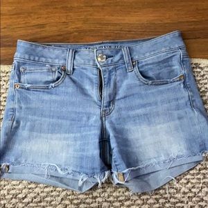 Rolled jeans shorts